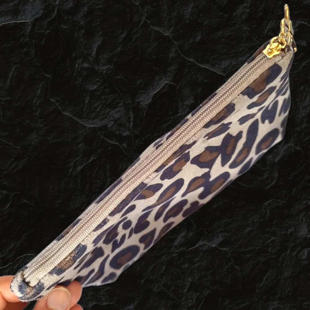 ADM Beauty Trousse Grise Leopard Print Cosmetic Make Up Charm Bag (NWOT)